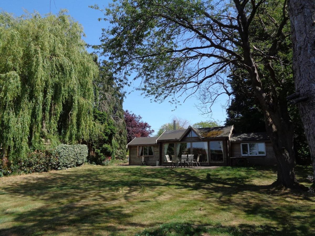 Idyllic Log Cabin Near Stratford Upon Avon Dış mekan fotoğraf