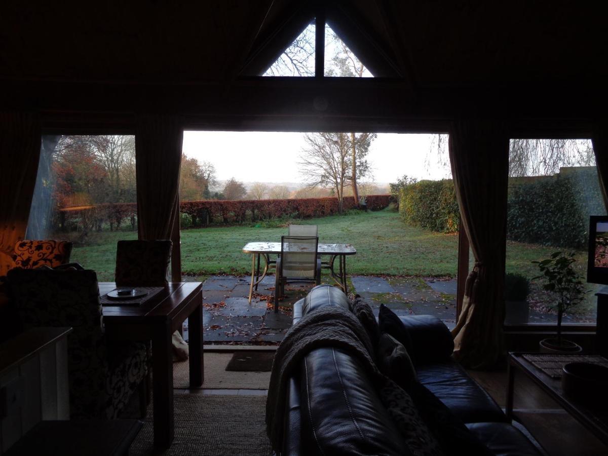 Idyllic Log Cabin Near Stratford Upon Avon Dış mekan fotoğraf
