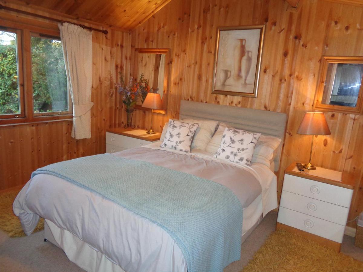 Idyllic Log Cabin Near Stratford Upon Avon Dış mekan fotoğraf